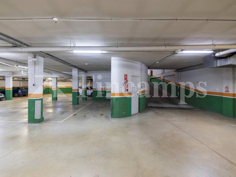 Foto e30fc6b8-d51b-4c81-9e1e-5ff10272f8ff. Piso  seminuevo de tres habitaciones con parking y trastero en gracia en Sabadell
