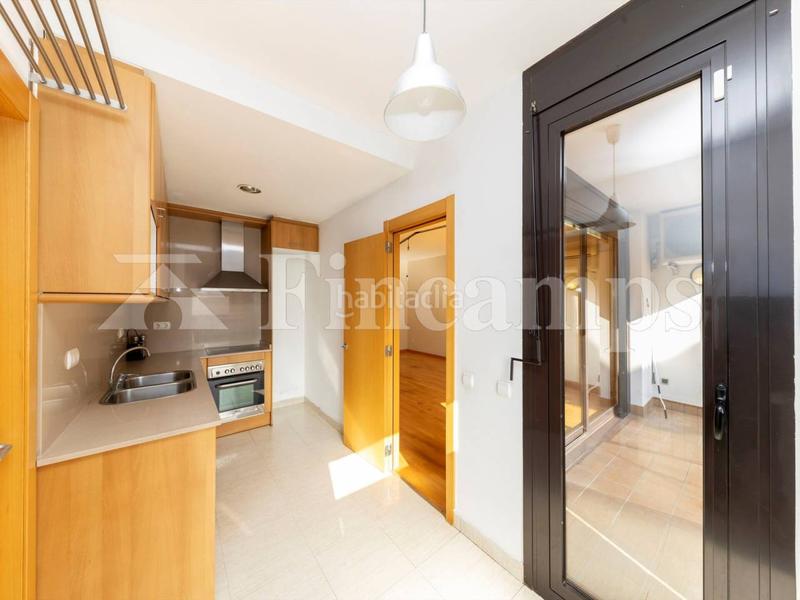 Foto e5584be9-7840-4baf-ae95-5bfbad70a992. Piso  seminuevo de tres habitaciones con parking y trastero en gracia en Sabadell