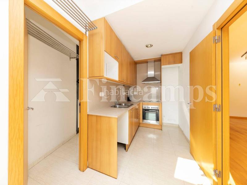 Foto e72eef5c-c6a2-4c49-af66-0e737c86edd3. Piso  seminuevo de tres habitaciones con parking y trastero en gracia en Sabadell