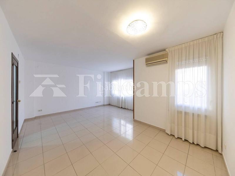 Foto 5fbd256e-5377-4f8a-b442-4a522da05ff4. Pis a zurbano 5 a Centre Sabadell