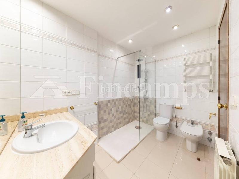 Foto 80689976-ed85-435d-85a9-975937f2e5e1. Pis a zurbano 5 a Centre Sabadell