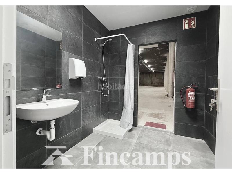 Foto 95094f77-103d-4359-956c-621a9f47d099. Lloguer local comercial a Centre Sabadell