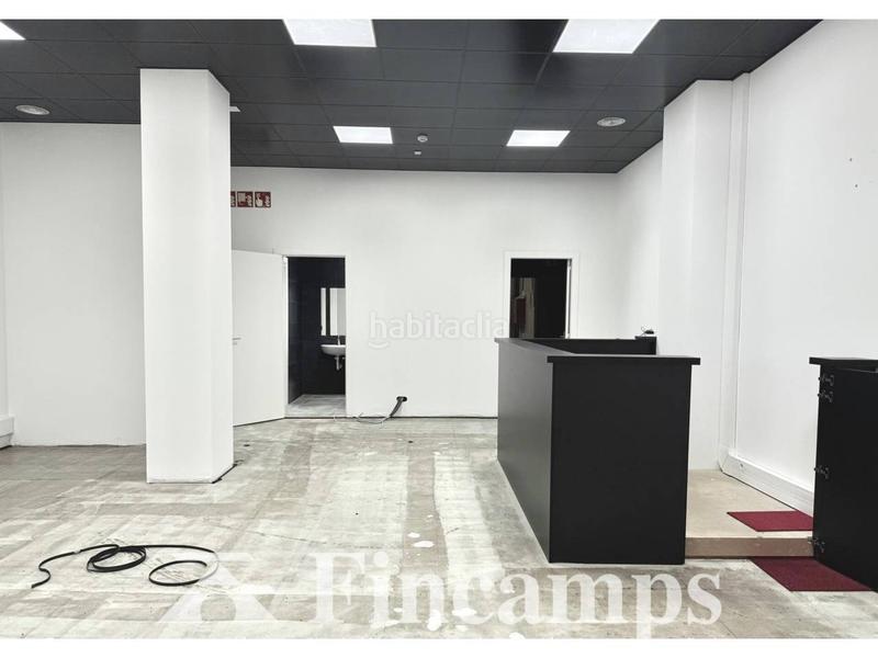 Foto a4e05153-b108-4256-9af5-017c69446bb0. Lloguer local comercial a Centre Sabadell