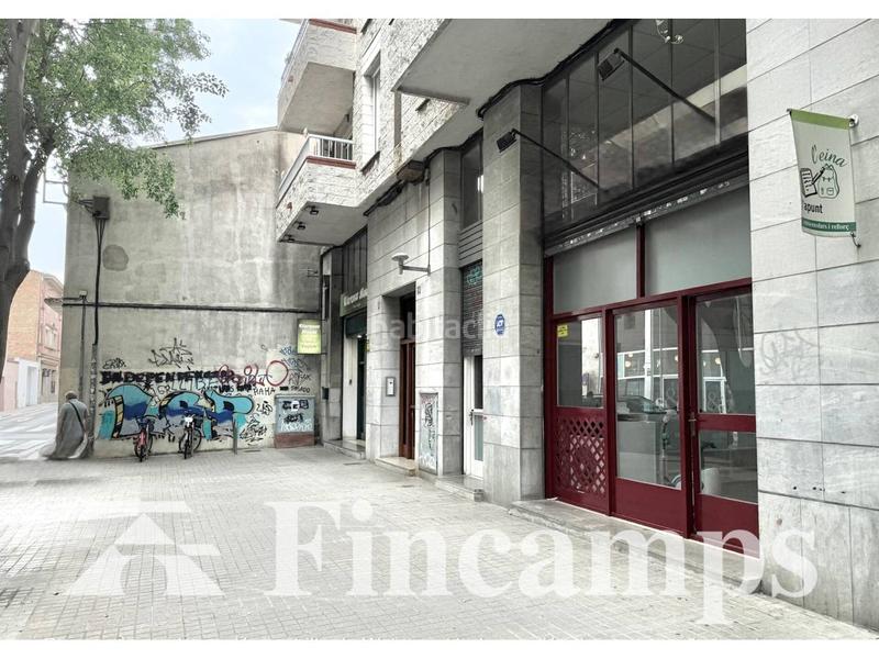 Foto 337a6519-29f8-4e21-92bb-313037721d1f. Alquiler local comercial local con altillo en zona centro en Sabadell