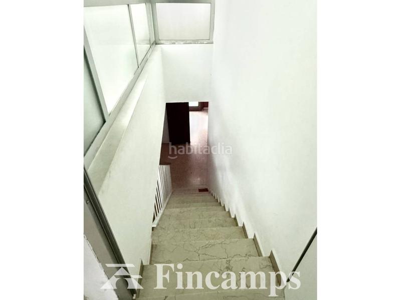 Foto 7f8483b1-a4bb-4f9b-980f-d971cb0b3d2b. Alquiler local comercial local con altillo en zona centro en Sabadell