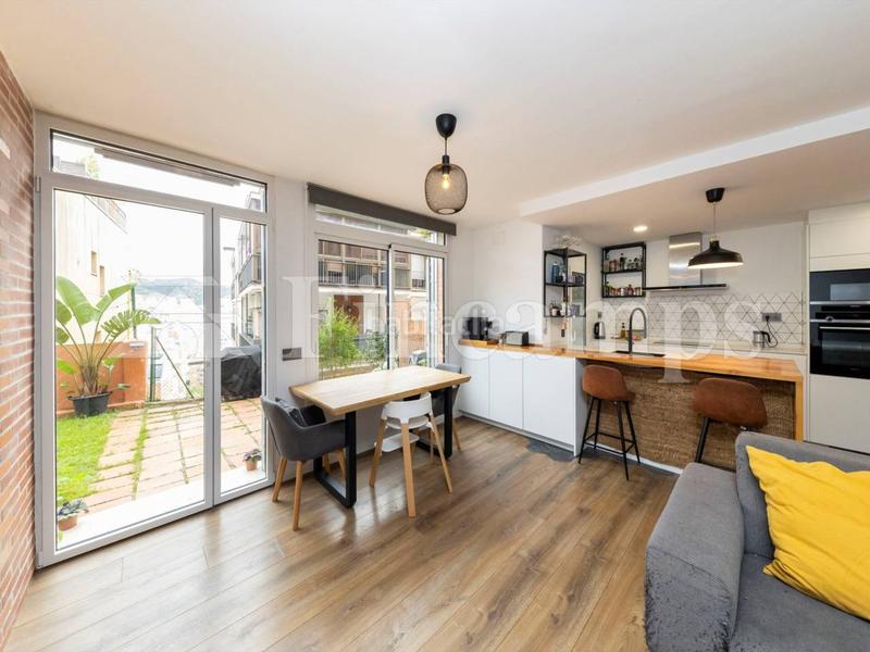 Foto 52452b95-1bb9-4627-b2e5-580150332096. Appartamento con riscaldamento parcheggio in La Font d´en Fargues Barcelona