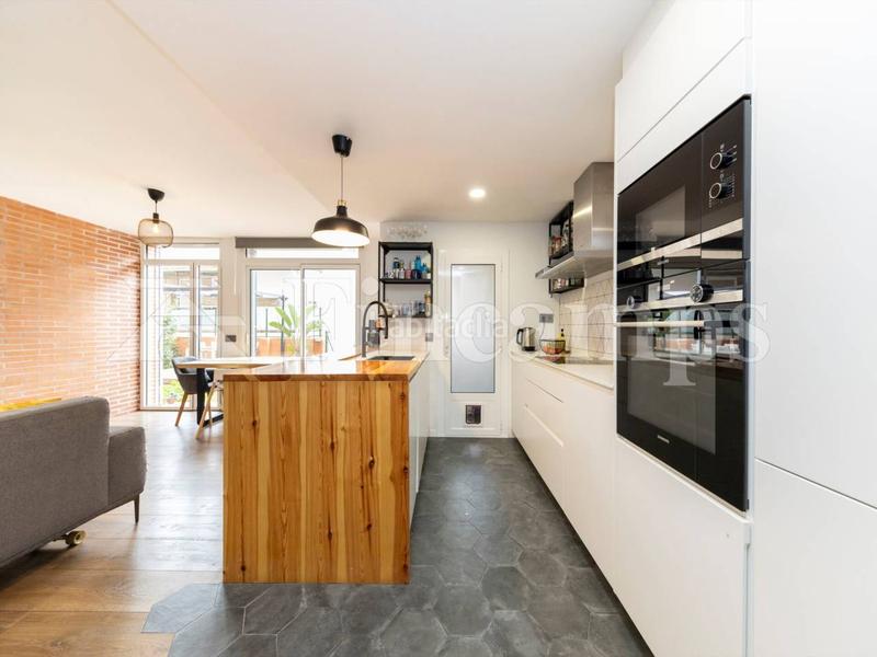 Foto f6c00abd-9afa-427a-83ef-ec9090565bd9. Appartamento con riscaldamento parcheggio in La Font d´en Fargues Barcelona