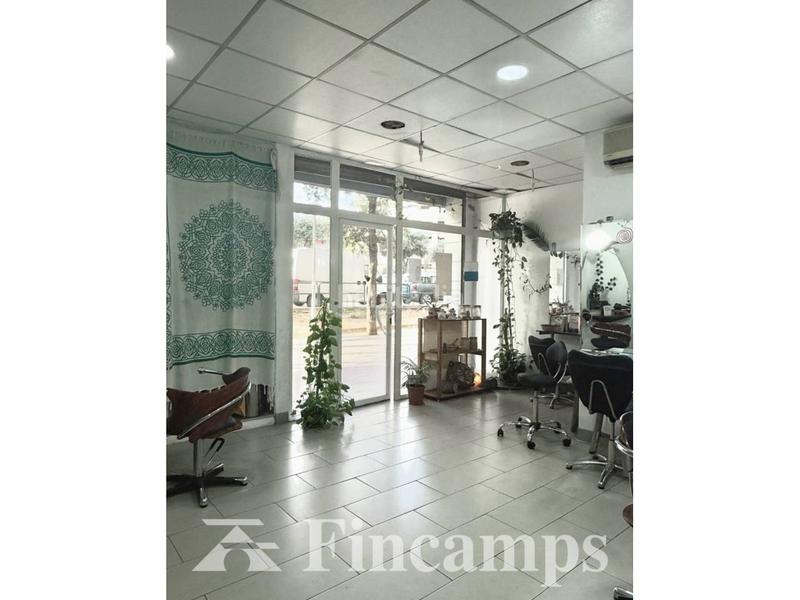Foto 8cc531b7-adc4-4133-8186-4d3c3f3b669b. Local comercial peluquería en venta en Sol i Padrís - Sant Oleguer Sabadell