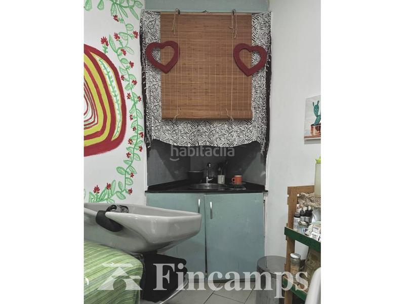 Foto 94cb7aee-8361-45fe-a7a6-5b4baf9c7f89. Local comercial peluquería en venta en Sol i Padrís - Sant Oleguer Sabadell