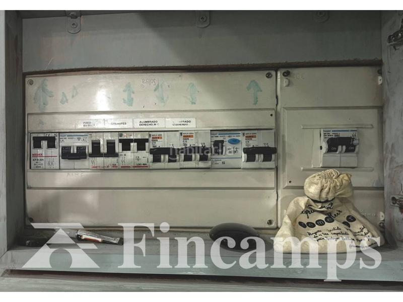 Foto b1e786bd-c7a3-46a0-8afc-81c658eb4cd3. Local comercial peluquería en venta en Sol i Padrís - Sant Oleguer Sabadell