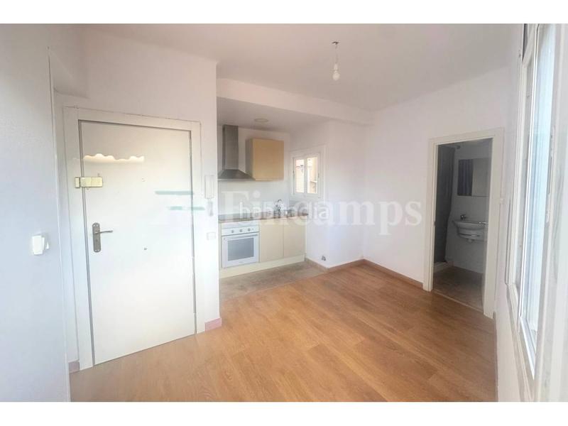 Foto ed67d842-cc89-4295-bd35-3afb9ec90570. Flat in concepció arenal 69 in Creu de Barberà Sabadell