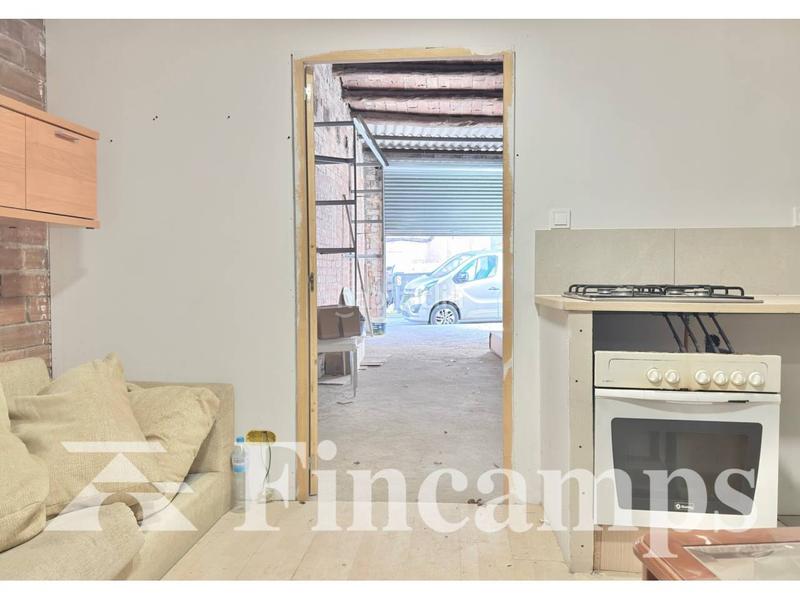 Foto 3f9b1404-34fb-4975-a35b-7cad0c5f04ef. Local comercial a Creu de Barberà Sabadell