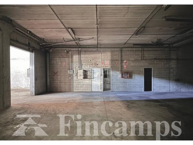 Foto f7cc6003-4cd6-4265-b1f2-332d280ae192. Alquiler nave industrial en can quadres 1 nave industrial en alquiler en eixamplesant oleguer08203 en Sabadell