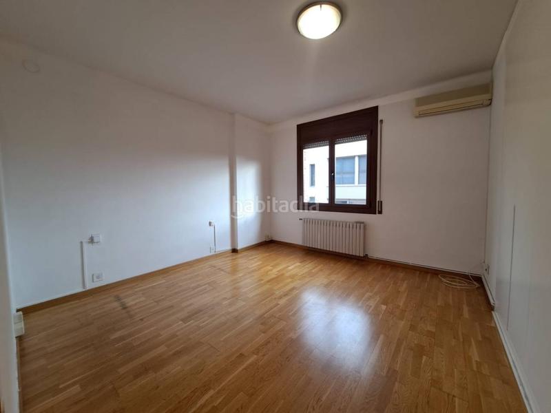 Foto 66a2ce1a-c903-4729-bdc1-911b5dd873b8. Miete etagenwohnung mit heizung parking in Centre Sabadell