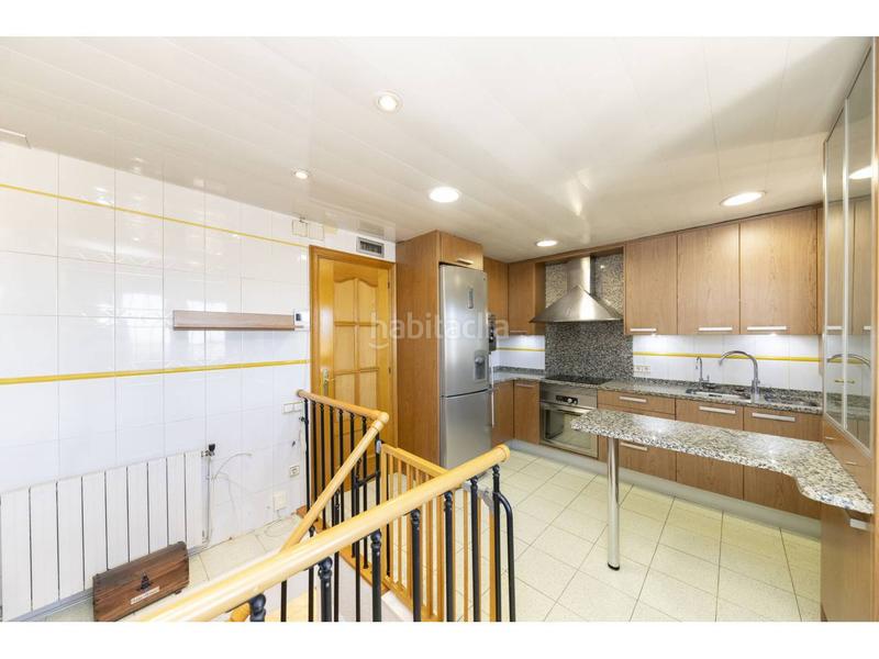 Foto 223d3c1c-de46-417a-a996-e5b0a1dded5a. Penthouse with heating parking in Centre Sabadell