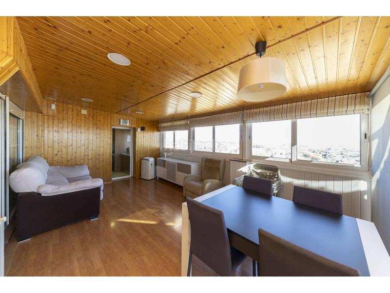 Foto 5aa71289-9f56-44aa-a554-8221b8dbae81. Penthouse with heating parking in Centre Sabadell