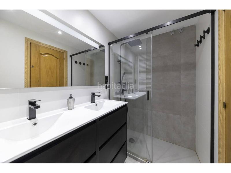 Foto 5ac4f080-1182-4d01-af1a-70e8b342c565. Penthouse with heating parking in Centre Sabadell