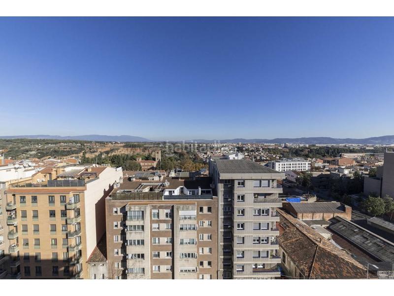 Foto 6f0dd3e7-be2c-4692-9617-28cc413a6bb1. Penthouse with heating parking in Centre Sabadell