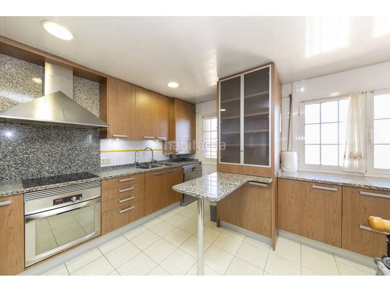 Foto bdef515d-ebfa-4a3a-a255-7213e9764685. Penthouse with heating parking in Centre Sabadell