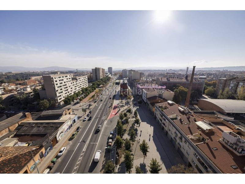 Foto d2f80b8c-40dc-43c3-9829-073feaf91695. Penthouse with heating parking in Centre Sabadell