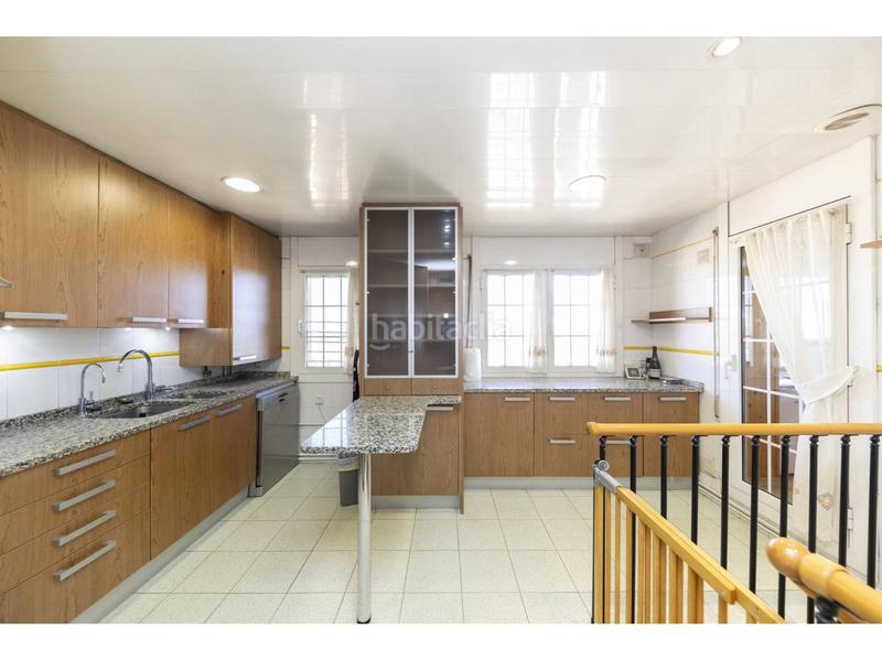 Foto e6f87df7-8a75-43c7-8f39-237e3ddf4f5c. Penthouse with heating parking in Centre Sabadell