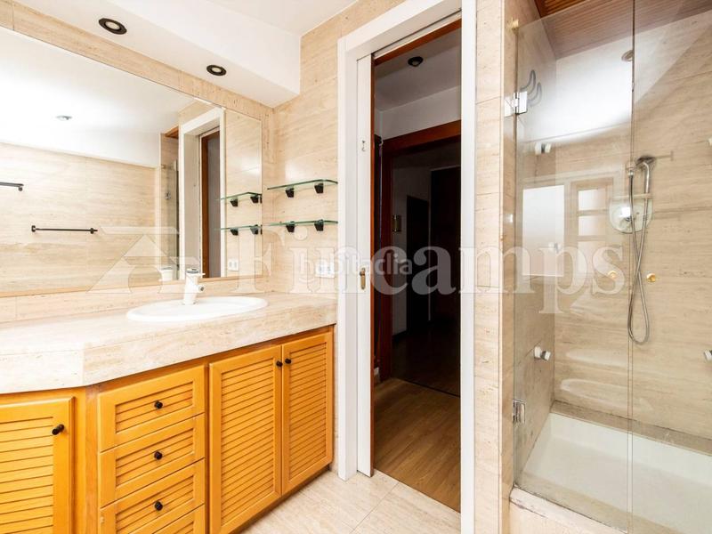 Foto 5fb59686-24d0-4a97-a716-4601a75b9181. Maison avec parking dans Centre Sabadell