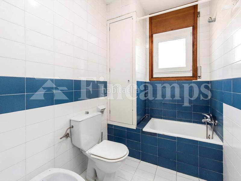 Foto a102431a-ed30-43f3-a6f0-9a433df9e714. Maison avec parking dans Centre Sabadell