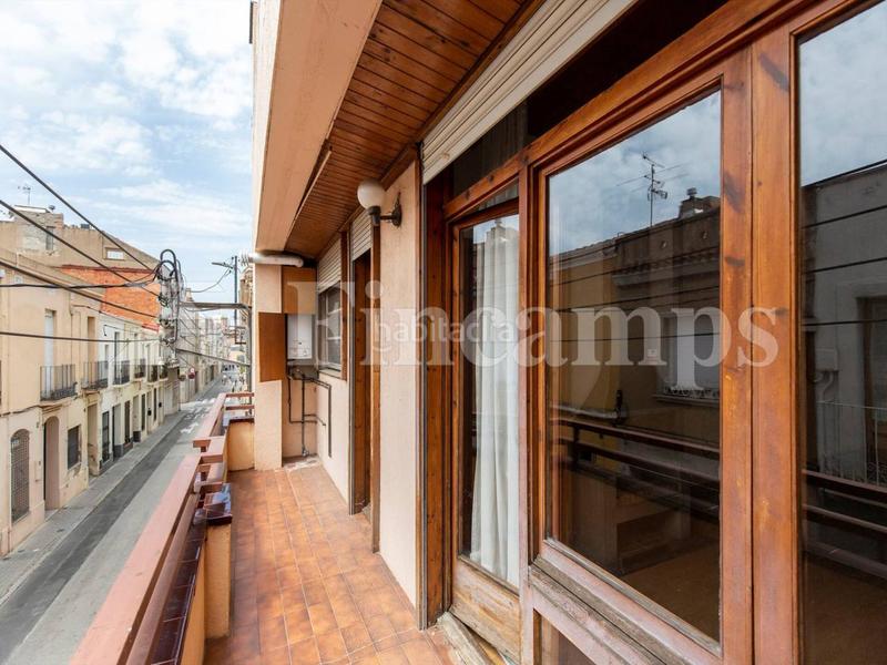 Foto a4a1e421-fbec-4415-81e1-798cf7663a19. Maison avec parking dans Centre Sabadell