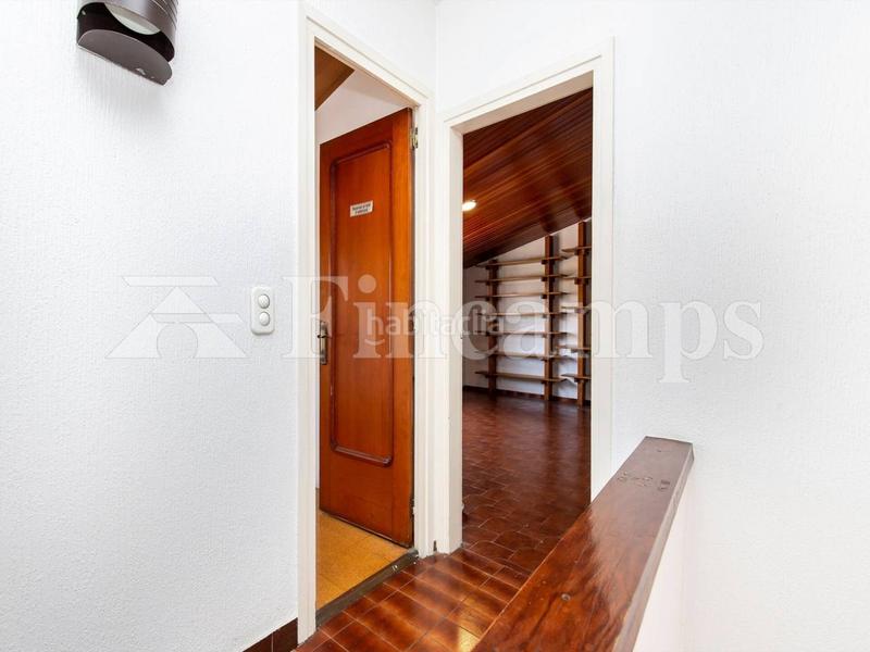 Foto b33b84fe-54eb-470e-b1db-11fea970ca5d. Maison avec parking dans Centre Sabadell