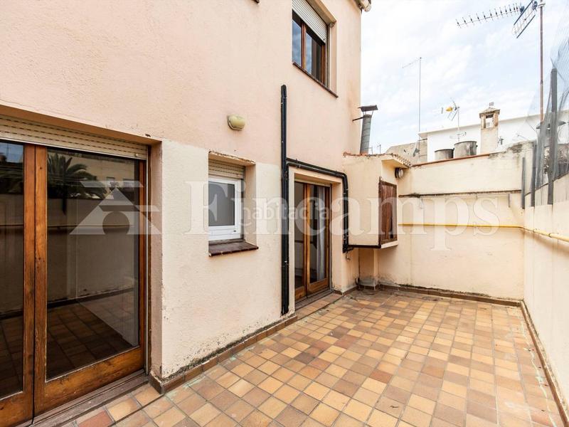 Foto ec0a0255-05d3-4baa-a7bb-382b5c76371b. Maison avec parking dans Centre Sabadell