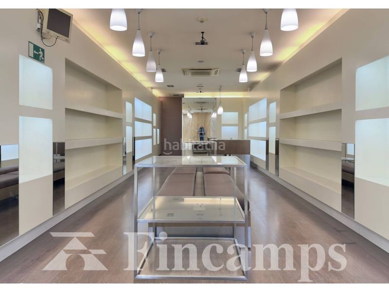 Foto 025d30c1-9934-459b-80aa-917a3287b94d. Rent business premise in calle gracia 22 in Centre Sabadell
