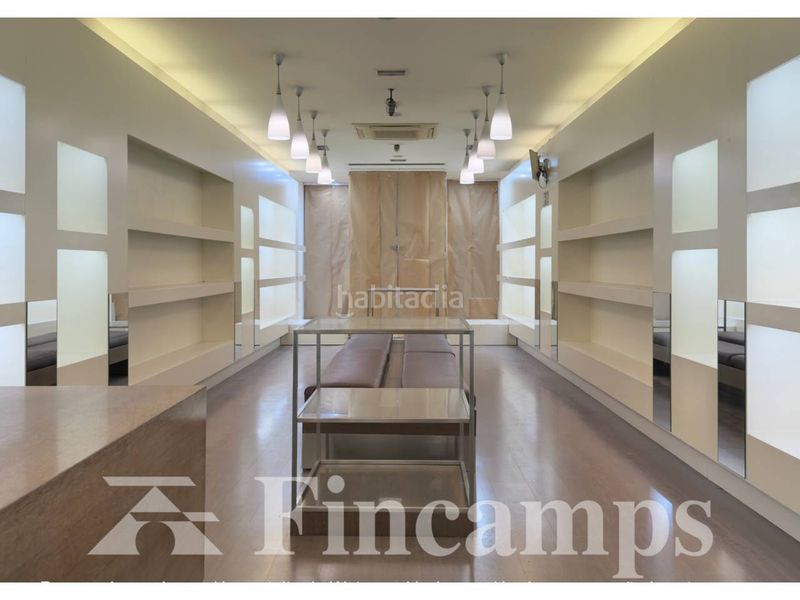 Foto 58ddedd4-1c2d-499c-a2e6-c52bc85ae1f5. Rent business premise in calle gracia 22 in Centre Sabadell