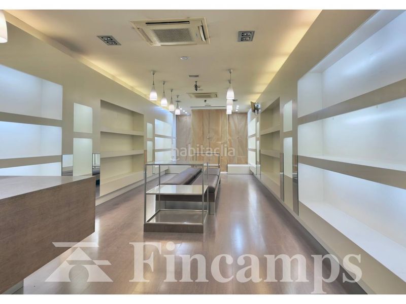 Foto bd734180-a966-4a68-b39d-f6780350cdc5. Rent business premise in calle gracia 22 in Centre Sabadell
