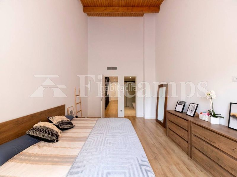 Foto 5b5cacb9-c778-4505-981f-9db2f62b1ea9. Casa amb calefacció aparcament piscina a Creu de Barberà Sabadell