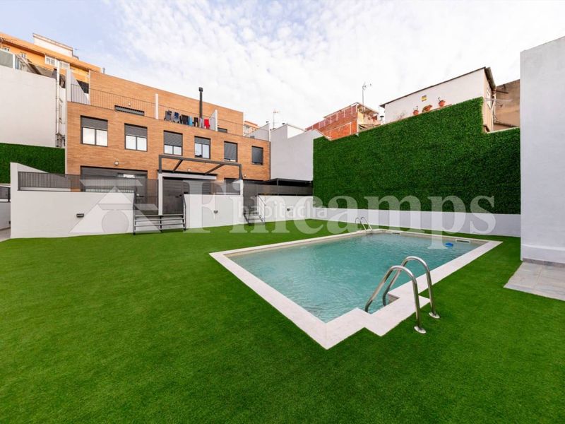 Foto 932283c4-bda4-4a1e-83cf-1398f4d76e3f. Casa amb calefacció aparcament piscina a Creu de Barberà Sabadell