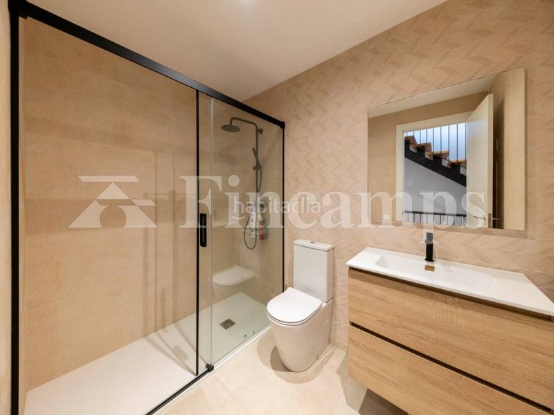 Foto c0aa28c5-816f-4273-ab38-6a6fa65c73e2. Casa amb calefacció aparcament piscina a Creu de Barberà Sabadell