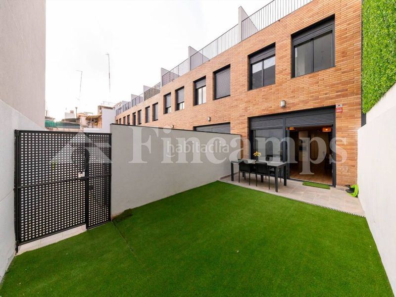 Foto cbc7fe53-e159-4ec4-bd9a-c51e91ebb22b. Casa amb calefacció aparcament piscina a Creu de Barberà Sabadell