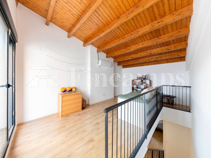 Foto ec989a91-f6fb-416c-a857-4a382a2a643d. Casa amb calefacció aparcament piscina a Creu de Barberà Sabadell