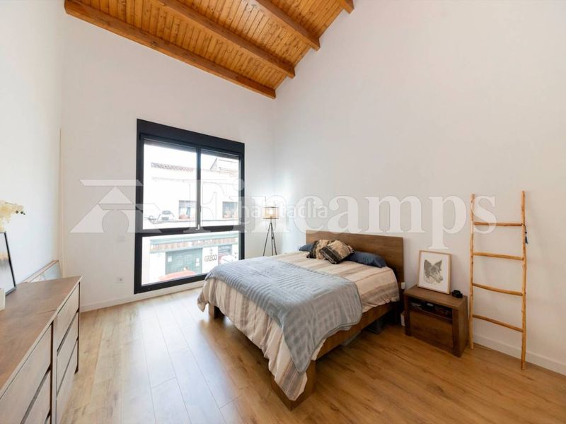 Foto f57ac085-ee32-45fc-8db3-a4d1e8f2da48. Casa amb calefacció aparcament piscina a Creu de Barberà Sabadell