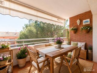 Pis  Calle urgell. Atico duplex impecable con piscina