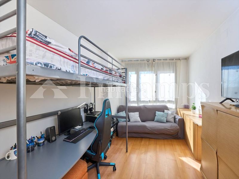 Foto 31cb5616-b968-46f1-b2cd-b64638f41fa5. Pis amb aparcament piscina a Centre Sabadell