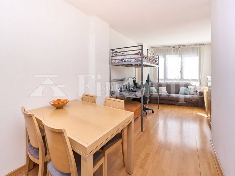 Foto 46b5de34-2fce-42e4-9564-365940f186d2. Pis amb aparcament piscina a Centre Sabadell