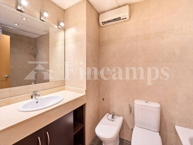 Foto 9a8fd60a-72d0-4a39-9a5a-271f8af64c20. Pis amb aparcament piscina a Centre Sabadell