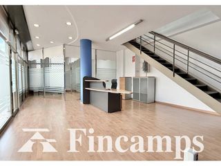 Local Comercial a Avenida Alcalde Moix 31