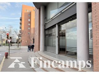 Local Comercial a Avenida Alcalde Moix 31