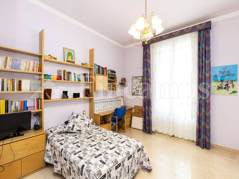 Foto e5d5511f-86c9-4ec8-9777-457f375335ec. Casa amb calefacció a Centre Sabadell