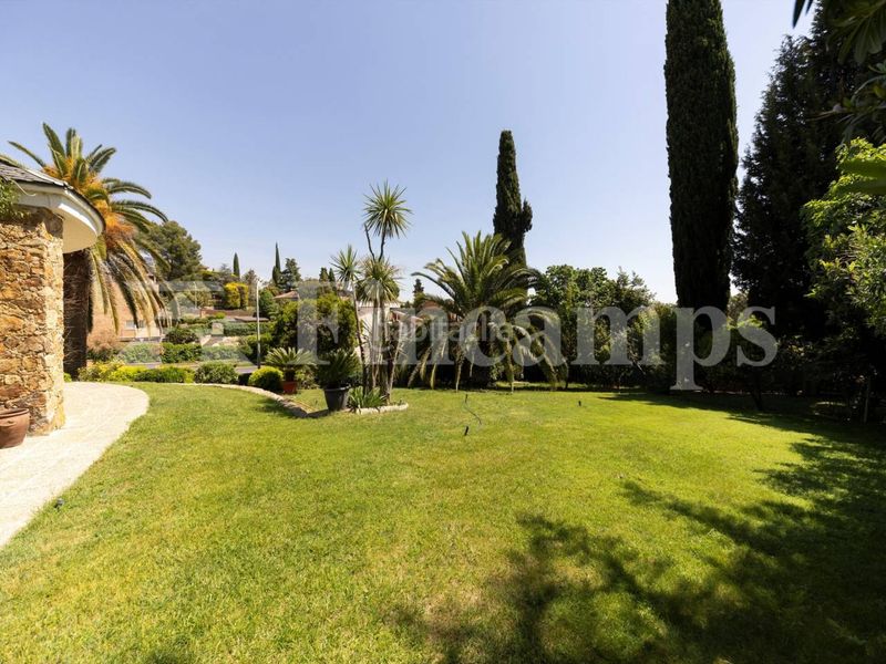 Foto a127e6d0-fa5e-4351-ae2d-e7a2b3c78051. Casa amb calefacció aparcament piscina a Bellaterra