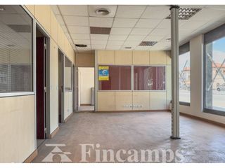Lloguer Local Comercial a Calle brujas 129. Impresionante local de 200m en sabadell