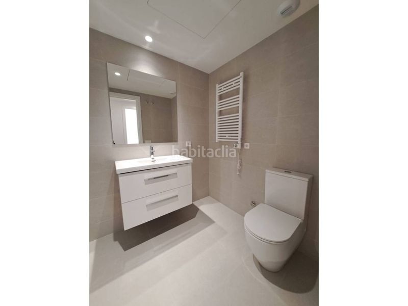 Foto c222efb7-c7bd-4ca0-bc5b-dd8b092956c7. Rent flat with heating parking pool in Centre Sabadell