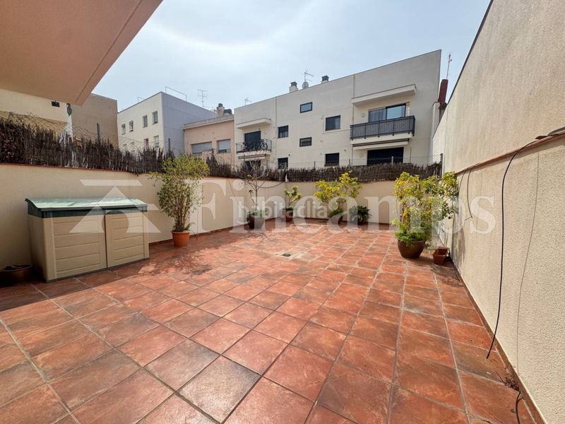 Foto 295a36ff-2ab8-4b59-a854-1417d239c004. Casa amb calefacció aparcament a Centre Sabadell